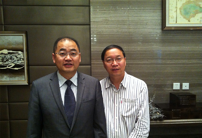 与中国家具设计委员会副主任彭亮博士