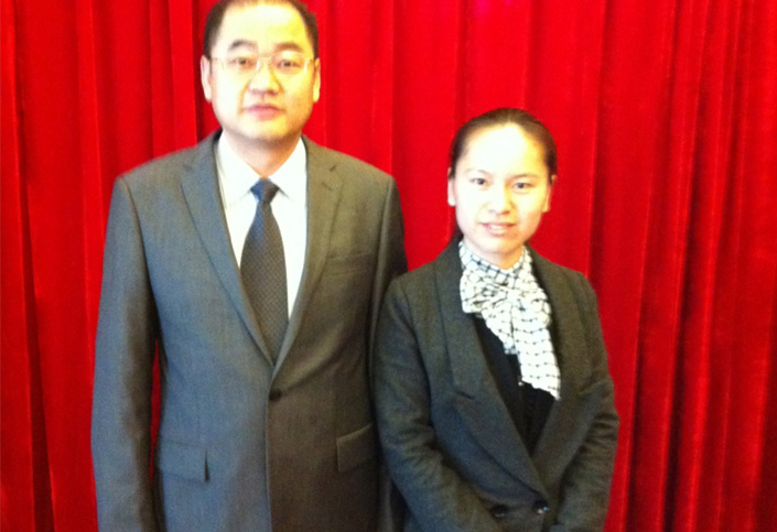 与浙江快活林销售总监宋鹏飞合影